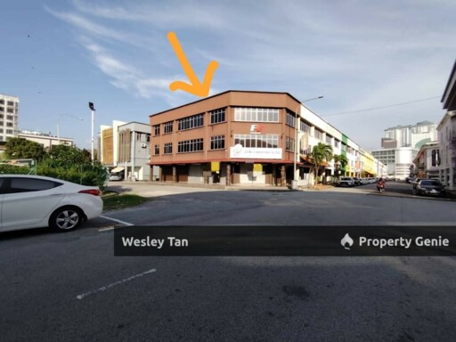 Melaka Raya 3 Storey Corner Shoplot For Rent