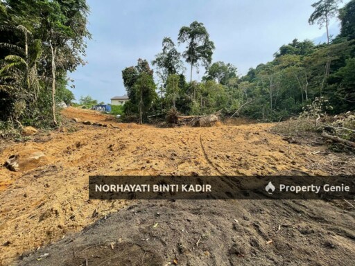 (HOT AREA) LOT BANGLO BESERAH BERHAMPIRAN KG DARAT SEKOLAH