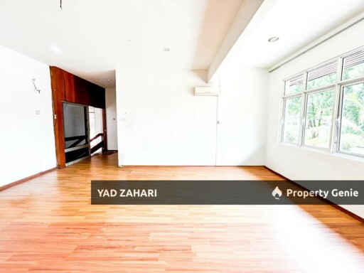 Seksyen 11, Shah Alam | Bungalow 6+1 Bedrooms | RM1.8M - Bungalow with Split Level & Huge Land
