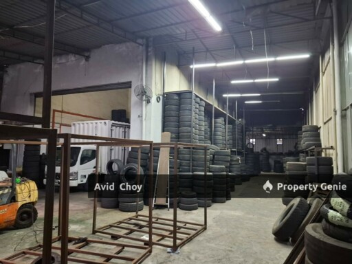 Kota Puteri, Jalan Cenderai, 1.5 Storey Semi Detached Factory for Rent