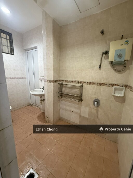 Unfurnished 2 Storey Terrace House for Sale at Mutiara Bukit Raja, Klang