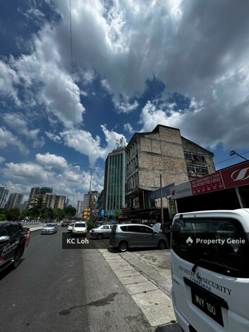 Sentul Shop/Office Level 2 For Rent, Facing Main Road wit Private Lift