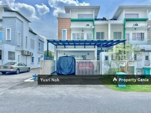 RENOVATED ENDLOT Double Storey The Clover Homes Taman Semanggi Semenyih