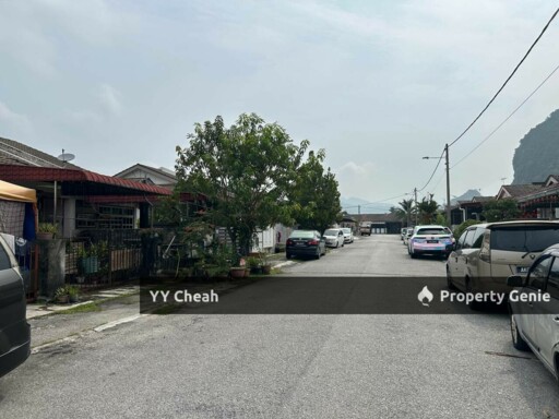 Gunung Rapat Ipoh Single Storey House For Sale - Good Condition, Facing South