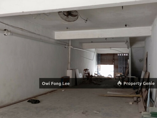 Ground Floor Shop with Large Courtyard for Rent | Victoria Street Georgetown