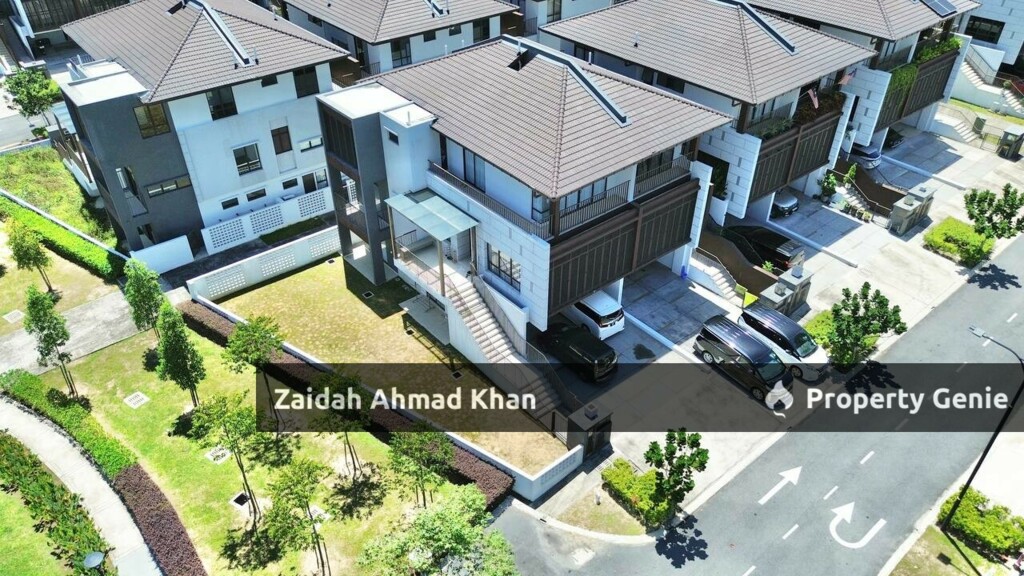 THE MULIA RESIDENCES CYBERJAYA 3 STOREY TERRACE  ENDLOT with Land