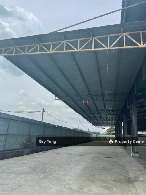 Permatang tinggi open warehouse for rent