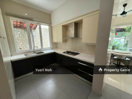 3.5 STOREY SEMI DETACHED BEVERLY HEIGHTS, AMPANG