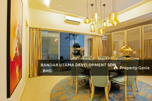 The Effingham, Bandar Utama