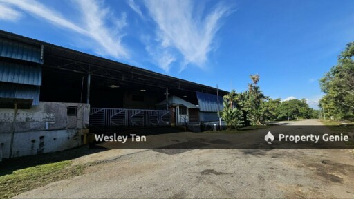 Corner Fully Covered Factory 65,000sf 1,600amp No Beam Production Area