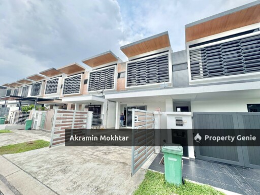 Freehold & Renovated | 2.5 Storey Terrace Intermediate TTDI Grove Phase 10, Kajang