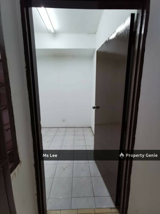 2nd floor Shop Apartment RM 500 (99 Speedmart) - Taman Sentosa @ Klang-Ready Now
