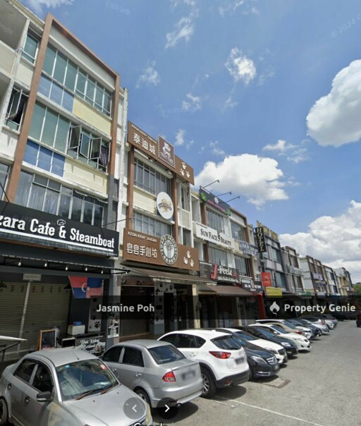 3 Storey Shop Lot Taman sungai emas kulai for Rent