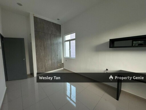 2 Storey Bungalow Corner 9,500sqft Fully Renovated & Furnished 24/7 Gated & Guarded
