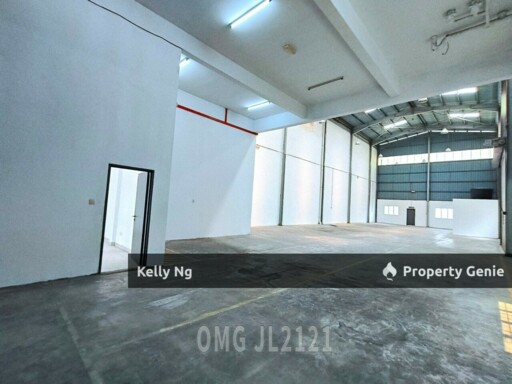 2.5 Storey Semi-Detached Factory / Warehouse At Pandamaran Klang For Rent