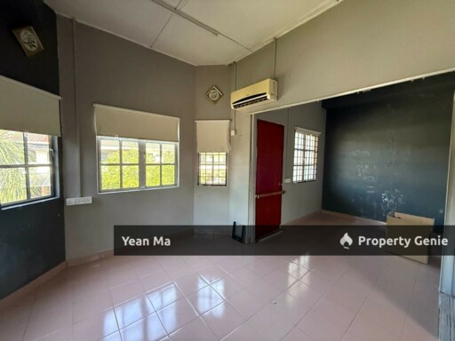 (Corner Lot)2 Storey Taman Rawang Jaya For Sales