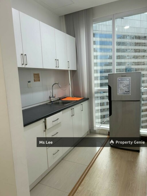 Binjai 8 @ KLCC - SOHO Dual keys, Good for investment Roi 4.6%, Sale below bank value Rm200k