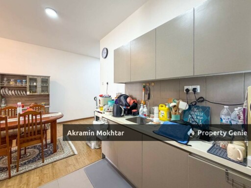 Freehold, Corner Unit & 2 Parking | Lakefront Homes Condominium, Cyberjaya