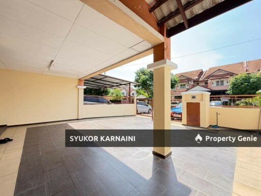Double Storey Superlink Lorong Az Zaharah, Puncak Alam