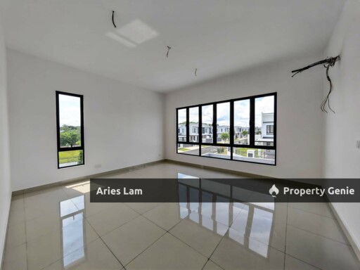 Glenmarie @ Mount Austin / Double Storey Corner Lot Cluster House /Subsale Brand New