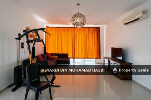 Corner Lot Unit Front & Back Facing Playground, (Corner Lot) Double Storey Terrace House Summerglades, Cyberjaya.