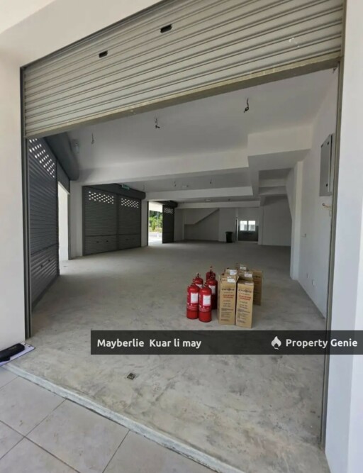 Acacia Park BTP Rm18k Coner Shop for Rent