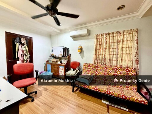 Freehold & Renovated | Setingkat Setengah Bungalow Jalan Tasik Biru Sungai Buloh