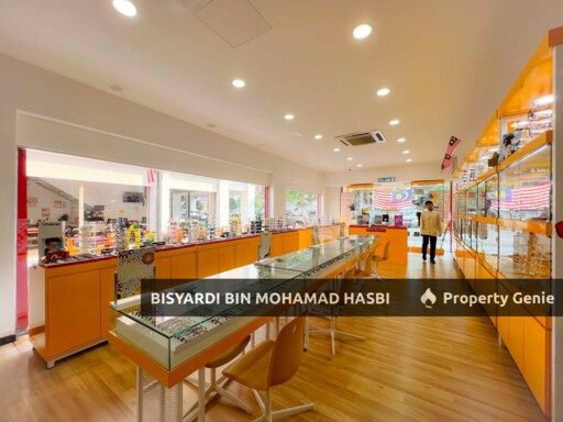 CORNER LOT & FACING MAIN ROAD, 3 STOREY SHOPLOT / OFFICE LOT PRESINT 8 PUTRAJAYA .