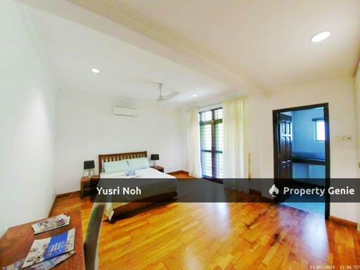 PARTIALLY FURNISHED BUNGALOW DOUBLE STOREY BEVERLY ROW IOI RESORT CITY PUTRAJAYA