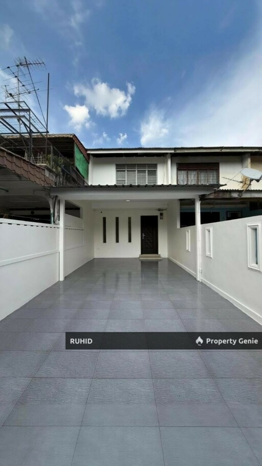 Move-In Ready Double Storey House in Taman Johor Jaya | Renovated | Freehold | Unblock View