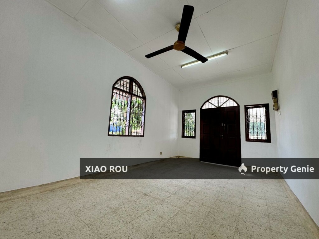 Taman Merdeka 1sty Corner house w extra land For Sale