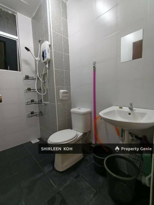 Female Room for Rent at Suriamas Suites Condominium @ Larkin JB Town