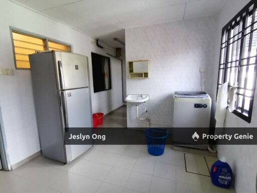 Single Storey Terrace House @ Jalan Angsana, Taman Rinitng for Rent