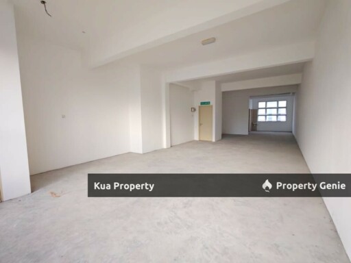 First Floor Intermediate House For Rent! Located at 7th Mile
