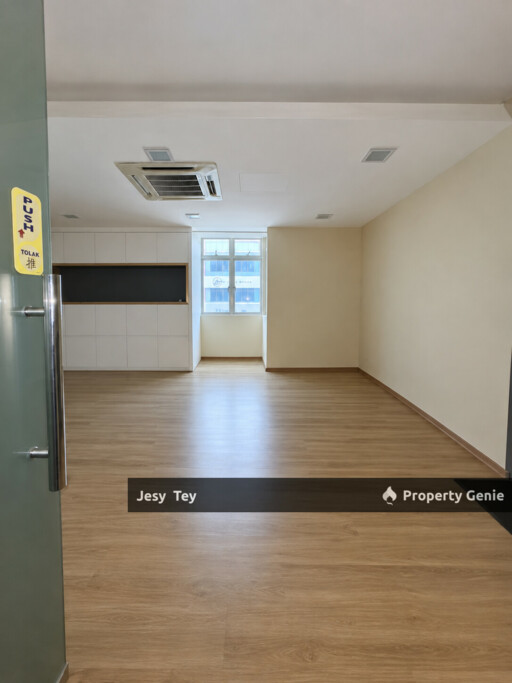 Taman Molek Third Floor Office For Rent
