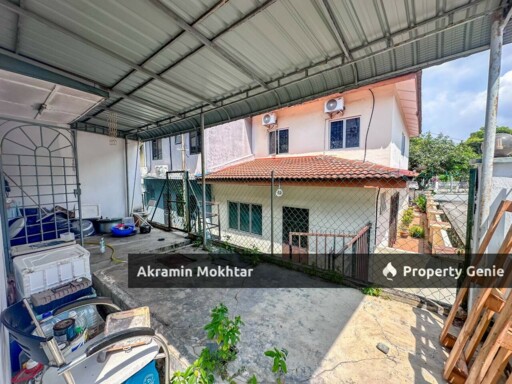 End Lot & Renovated | 2 Storey Terrace Taman Mawar 2, Bandar Baru Salak Tinggi.