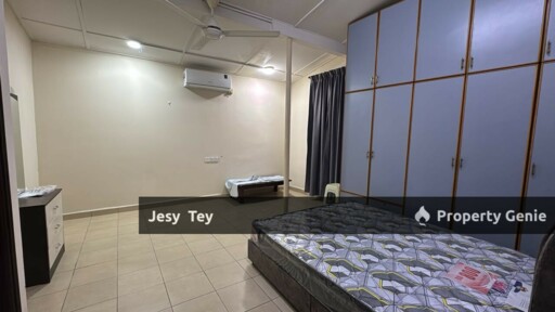 Taman Pelangi Multiple Rooms for Rent