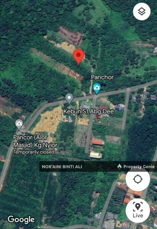 TANAH LOT BANGUNAN UNTUK DIJUAL DI KG NYIOR PAKA  * sekeliling tanah sudah ada rumah yang dibina dan diduduki