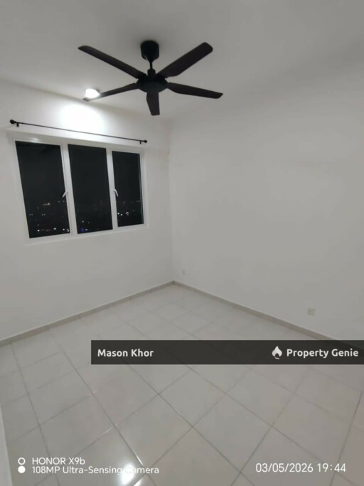 IDEAL RESIDENCY CONDO 850sf FULLY RENO & PARTIALLY FURNISHED GELUGOR