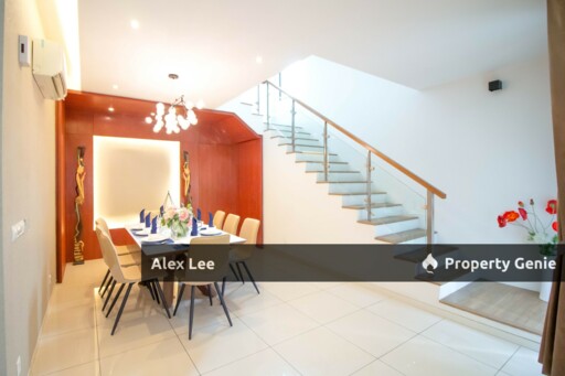 Three Storey Tropical Villa Fully Furnished With Gated Guard, Clubhouse And Swimming Pool at Seri Kembangan