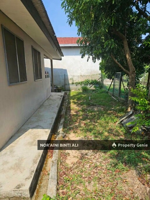 SEMI D SETINGKAT KG BARU KERTEH — UNTUK DIJUAL!