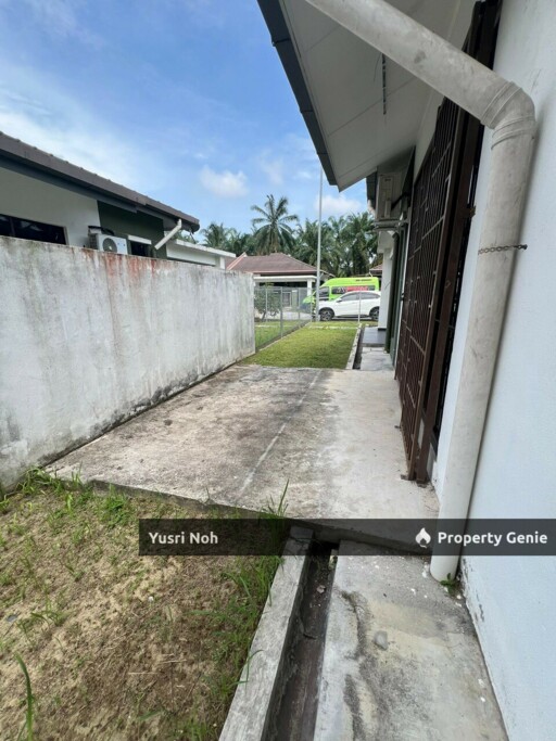 Rumah Berkembar 1 Tingkat di TAMAN IJOK INDAH 1