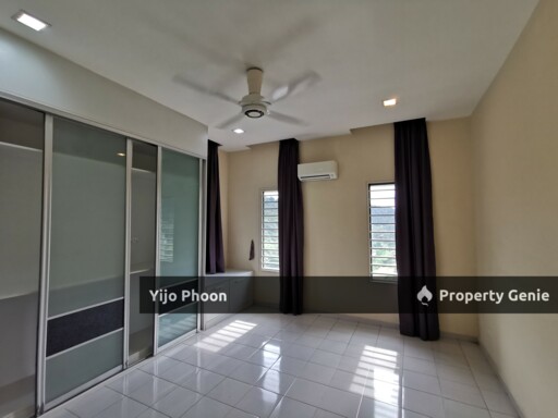 Parkland 3R3B Low Density Fully Furnished Density With 2 Car Parks