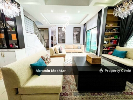 FREHOLD & RENOVATED | 3 Storey Semi-D Lambaian Residence, Kajang