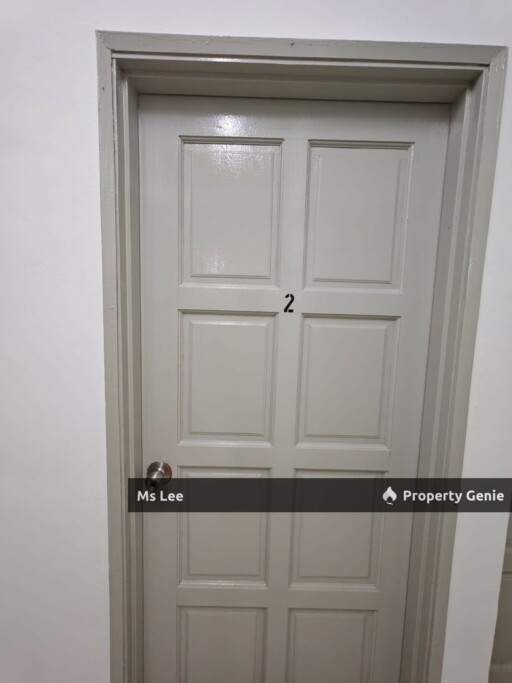 Male Room 2 RM600 @ 1st Floor Shop Apt-Sek 7-Shah Alam-near UITM-Ready Now