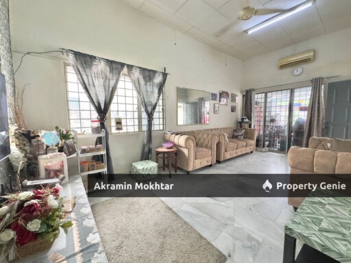 FREEHOLD & RENOVATED | 1.5-STOREY TERRACE END LOT TAMAN SRI MELATI, BATU CAVES