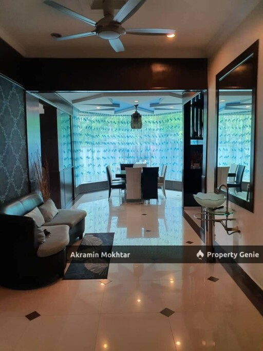 CORNER LOT & RENOVATED | LAMAN OAKLEAF 2.5 STOREY SUPERLINK