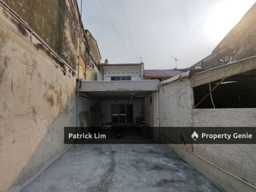 Jonker Street Nearby Double Storey Shoplot For Rent