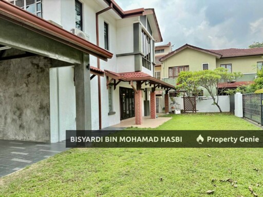 Corner Lot with Ample Parking + Extra Land 2 Storey House, Bukit Jelutong Shah Alam.