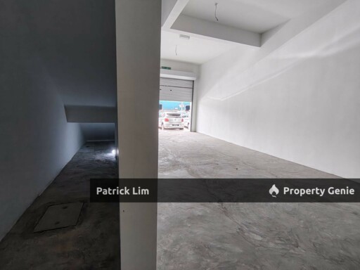 SKYWIZ AYER KEROH (GROUND FLOOR) SHOPLOT FOR RENT